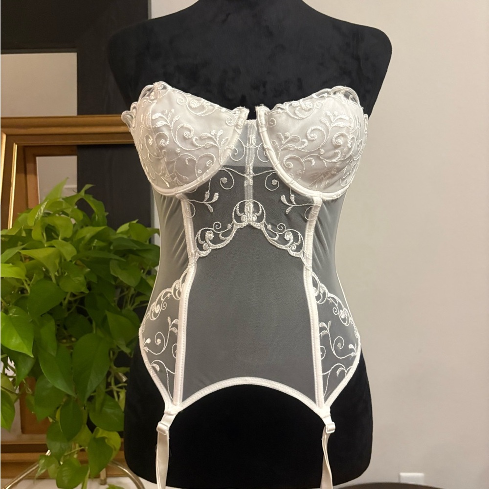 90s White VICTORIAS SECRET Sheer Mesh CORSET with garter  34B